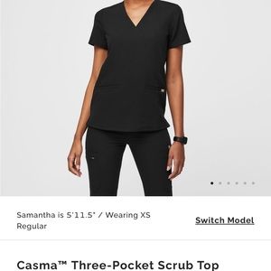 FIGS CASMA THREE POCKET SCRUB TOP